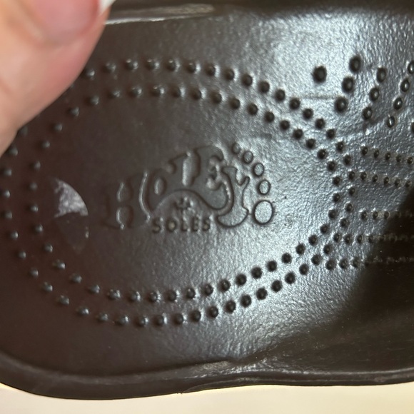 HOLEY SOLES tong sandals size 9 - Picture 5 of 8